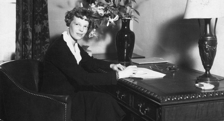 Ce este Amelia Earhart faimoasă?