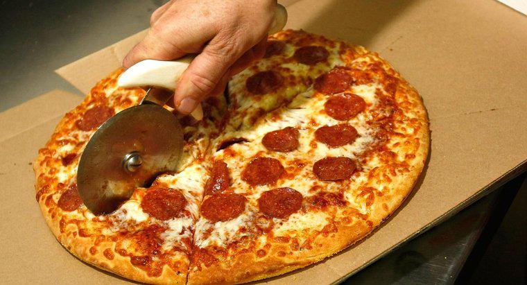 Cât de multe calorii sunt într-o felie de pizza?