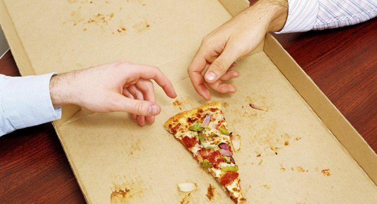 Cât de multe felii de pizza sunt într-o pizza de 14 inch?