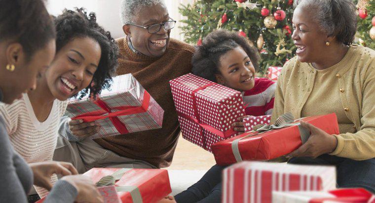 Ce țară a început schimbul de cadouri de Crăciun?