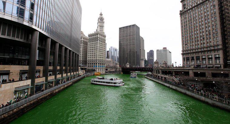 Cât de mult colorant are nevoie pentru a transforma râul Chicago verde?