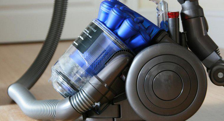 Cât de des ar trebui să curățați un vacuum Dyson?