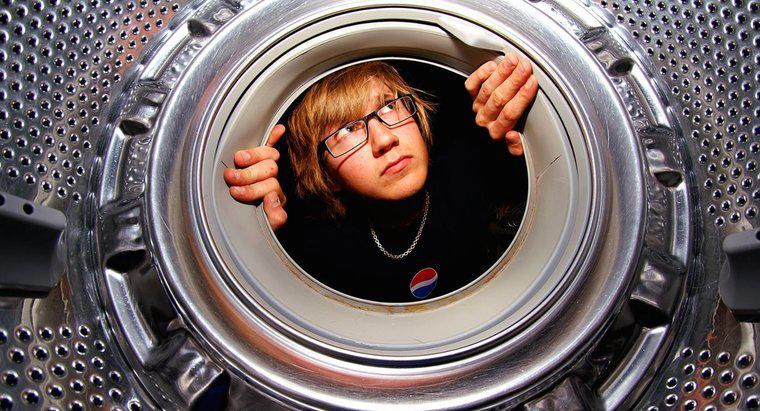 Are un agitator o mașină de spălat pentru a curăța mai bine?