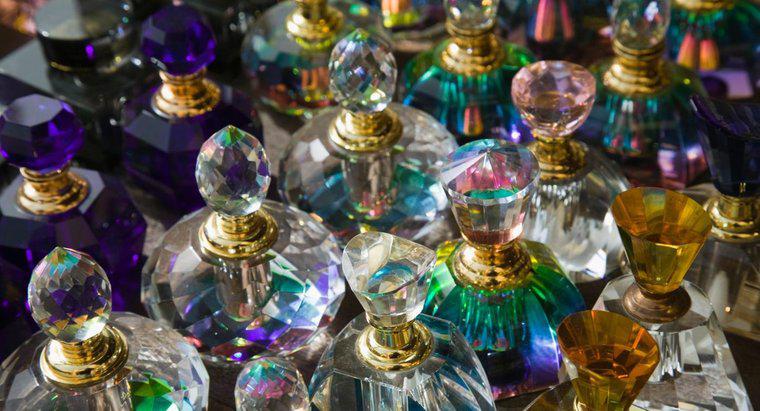 Care este diferența dintre parfum și Eau de parfum?