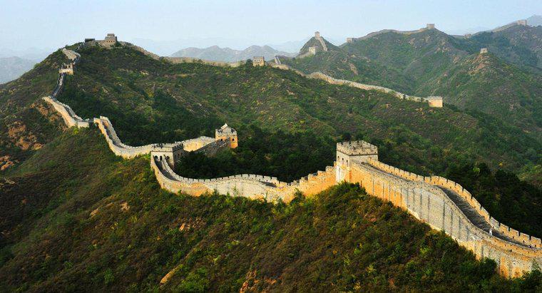Unde începe și se termină Marele Zid Chinezesc?
