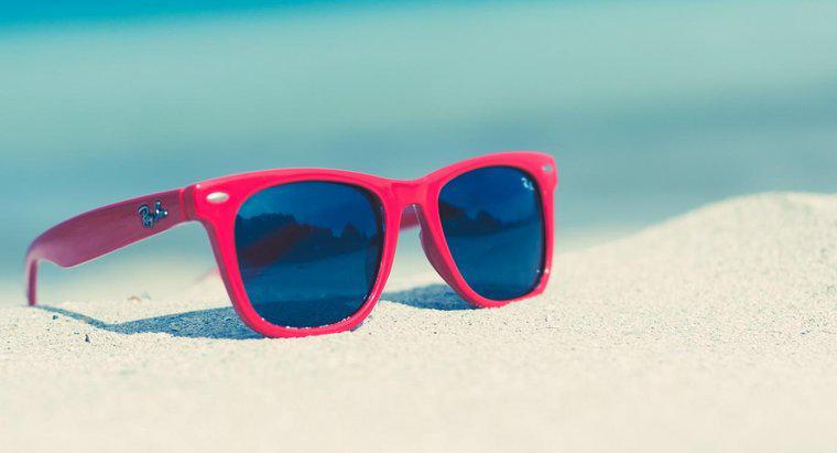 Care este calea de a obține zgârieturi din ochelari de soare?
