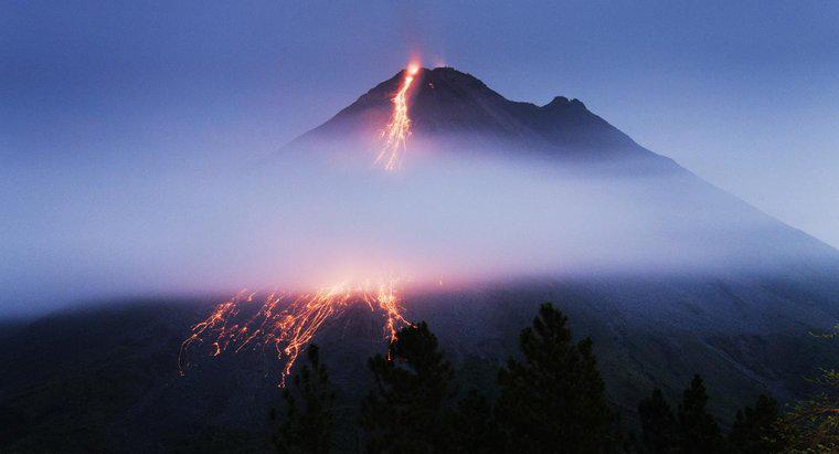 Când a fost găsit primul vulcan?