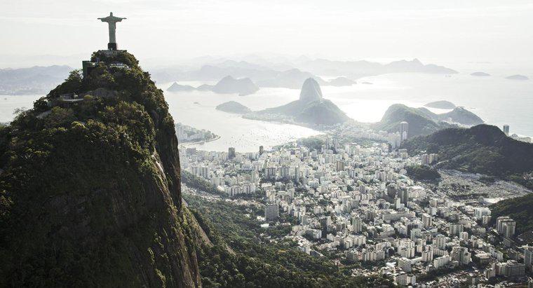 Care este populația din Rio de Janeiro?