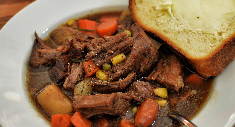 Inimă, ușoară și carne: Rețetă Crock-Pot Stew