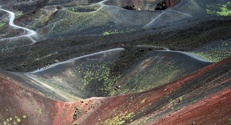 Ce au în comun Muntele Etna din Sicilia și Mount St. Helens din S.U.A.?