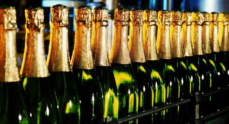 Cât de multe sticle sunt într-un caz de șampanie?