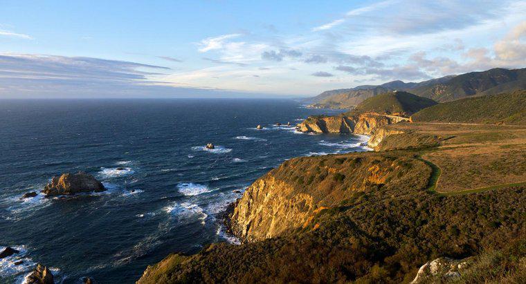 Care sunt unele informații interesante despre regiunea de coastă din California?