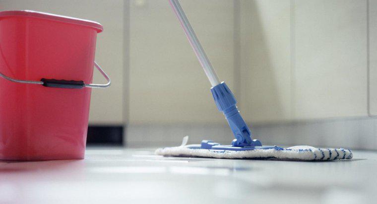 Care este cel mai simplu mod de a curăța podele din vinil?