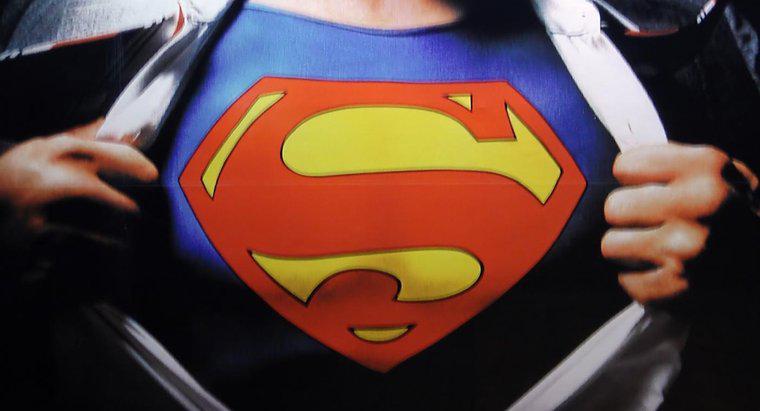 De ce este Superman un erou?