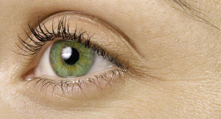 Ce culoare de păr se potrivește cu ochii verzi?