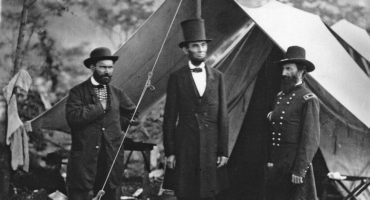 De ce Avraam Lincoln a purtat o hat?