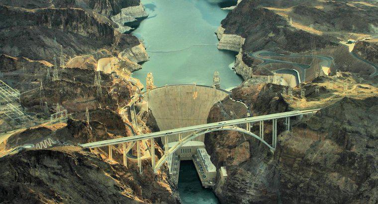 Care sunt unele fapte despre barajul Hoover?