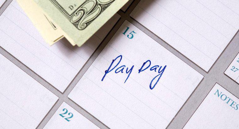Câte perioade plătite sunt acolo când un angajat este plătit semestrial?
