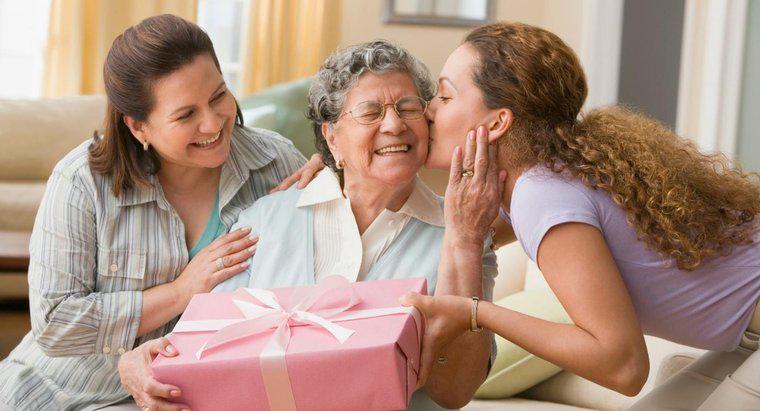 Ce este un cadou tradițional pentru o 75 de ani de naștere?