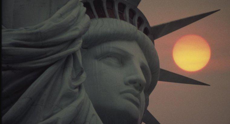 Cine a dat Statuia Libertății în Statele Unite?