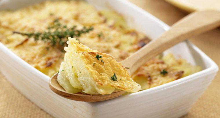 Care sunt unele rețete ușoare pentru cartofi brânzași?