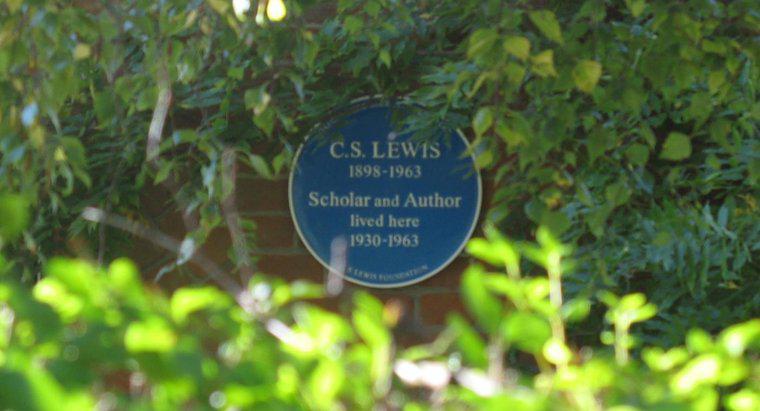 Cât de multe cărți a scris C.S. Lewis?