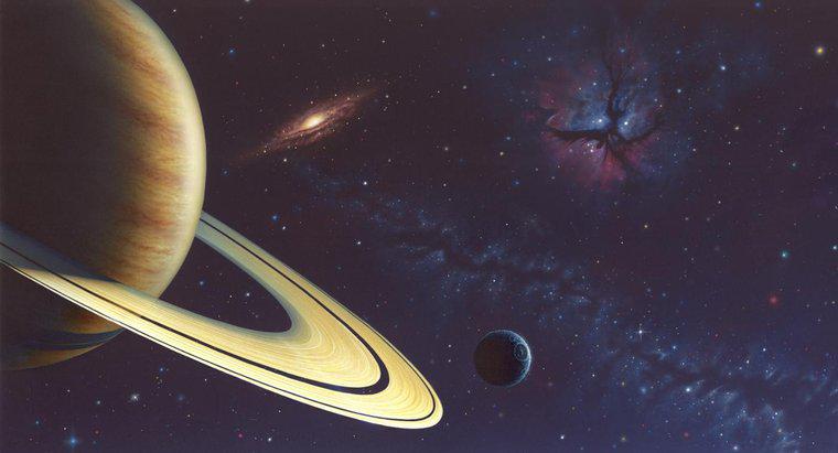Cât durează Saturn să se rotească pe axa sa?