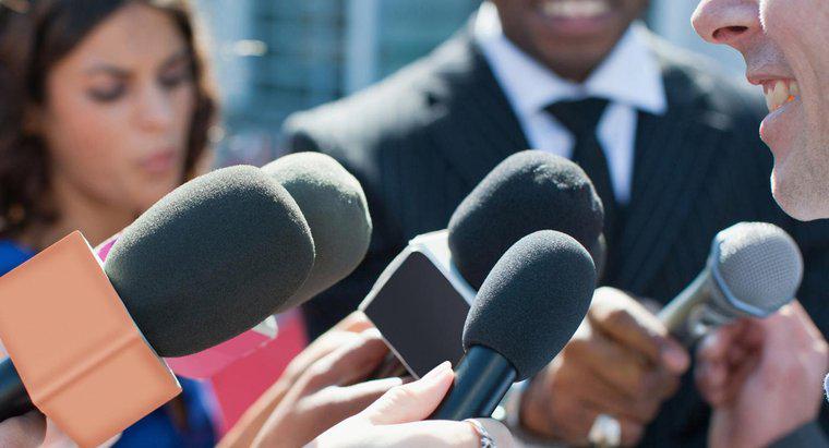 Cum influențează mass media opinia publică?