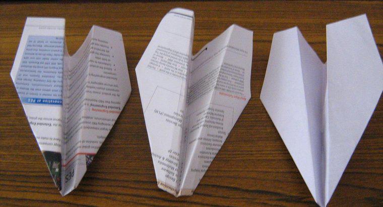 Cum influențează designul unui avion de hârtie?