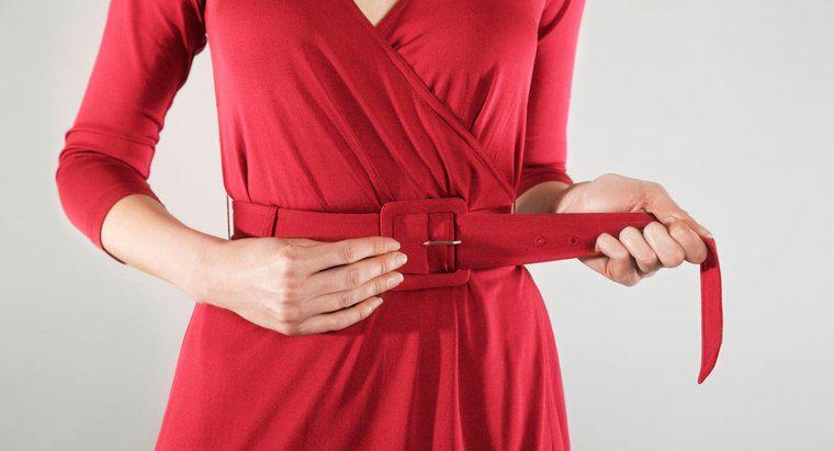 Care este modul corect de a purta o curea pentru femei?