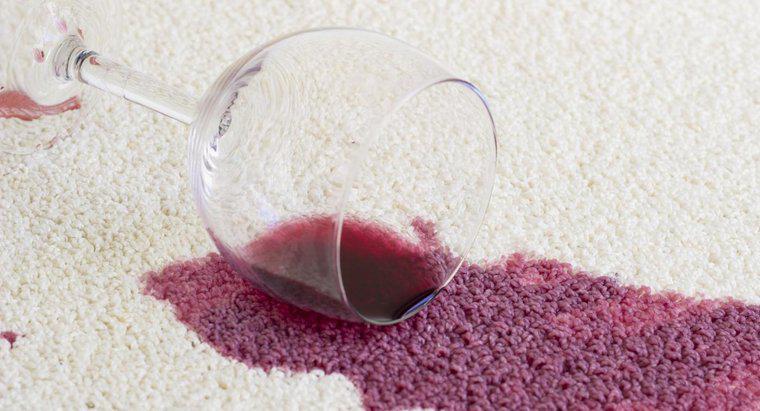 Cum eliminați murdăria roșie a vinului de la covorul de lână?
