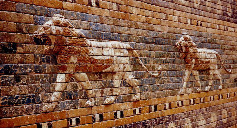 Care sunt unele invenții antice babiloniene?
