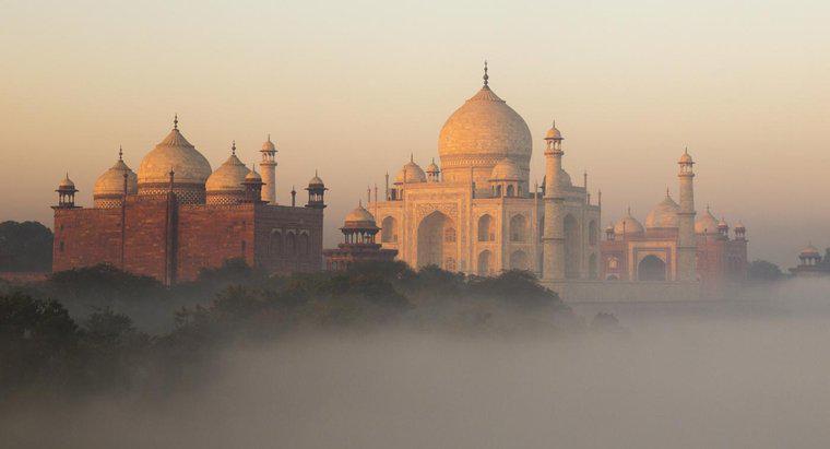 Cati oameni au luat-o pentru a construi Taj Mahal?
