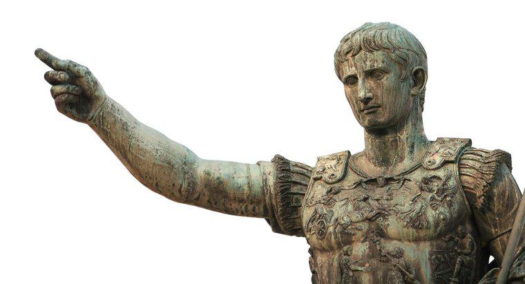 Care au fost unele realizări ale lui Augustus Caesar?