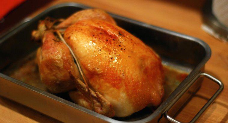 Care este temperatura internă a găinilor complet gătite?