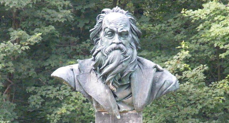 De ce a folosit Walt Whitman Free Verse?