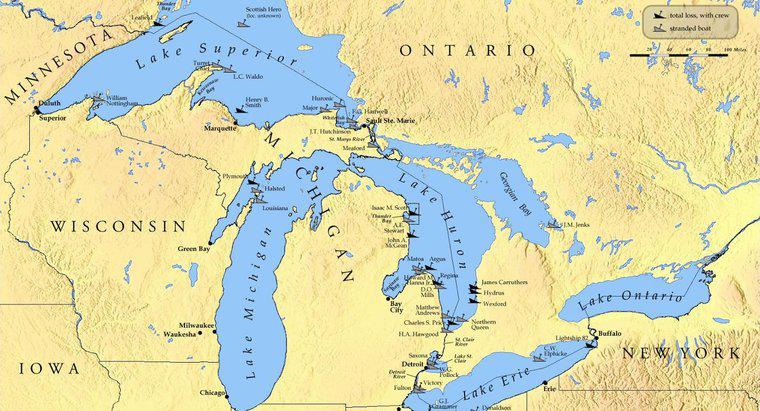 Ce state se învecinează cu marile lacuri?