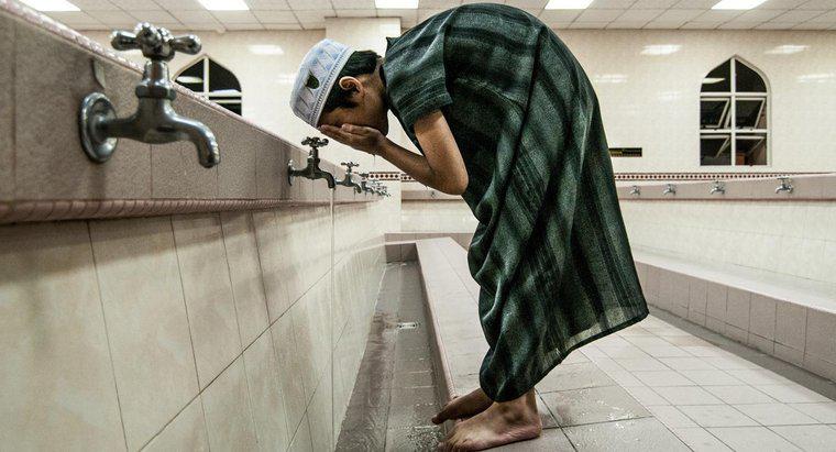 De ce spală musulmanii înainte de a se ruga?