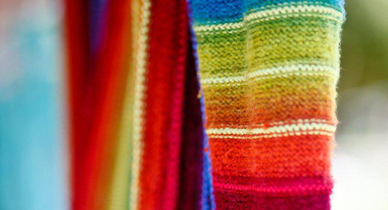 Care este diferența dintre țesături tricotate și țesute?
