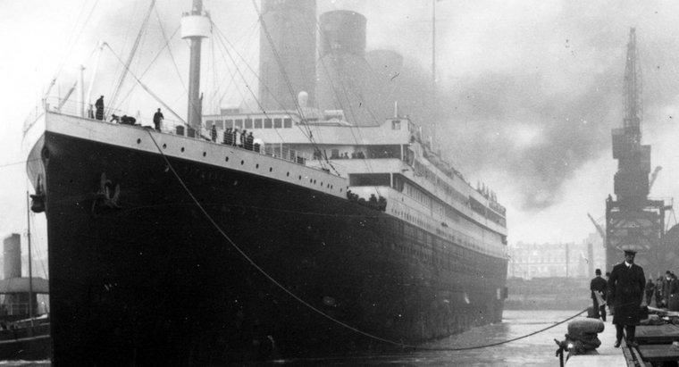 Ce companie deține Titanicul?