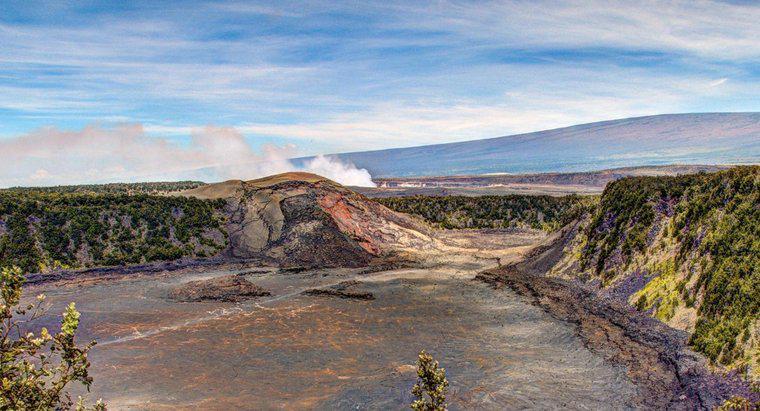 Care sunt unele fapte despre vulcani în Hawaii?