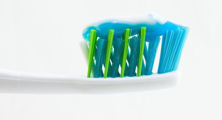 Care este formula chimică pentru fluor în pasta de dinți?