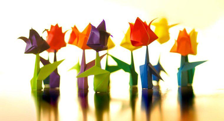 Cum faci o floare simplă de origami?