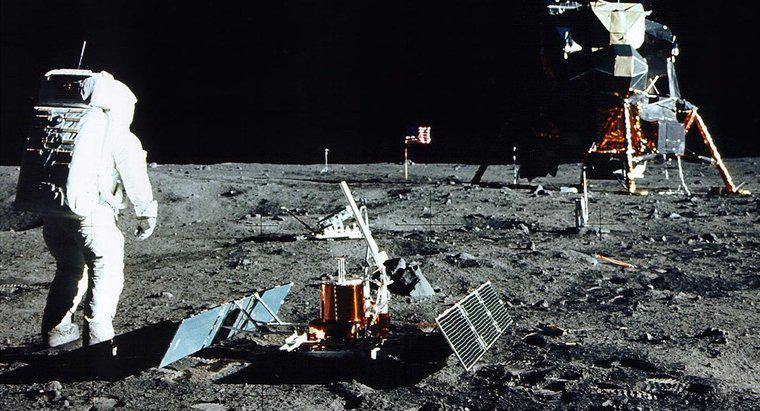 Ce obiecte l-au lăsat astronauții pe Lună?