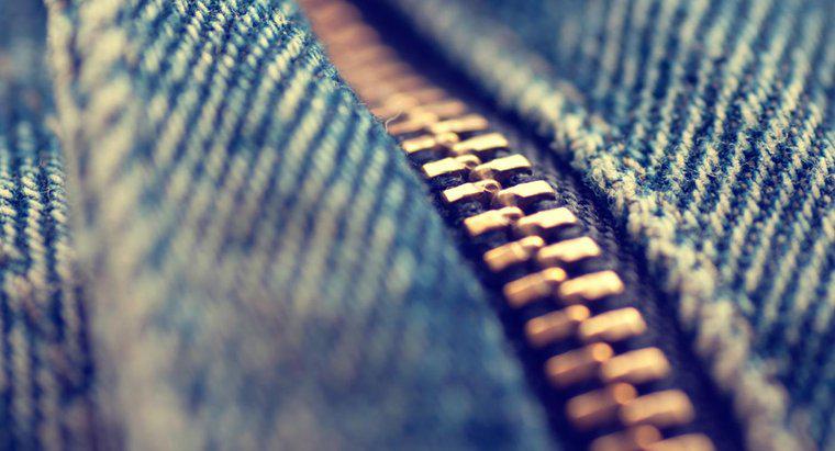 De ce a inventat Levi Strauss Blue Jeans?
