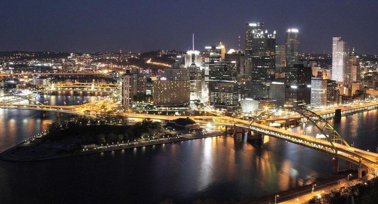 Ce trei râuri întâlnesc în Pittsburgh?