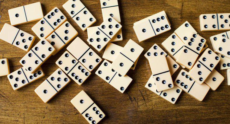 Cât de multe piese sunt într-un set de domino?
