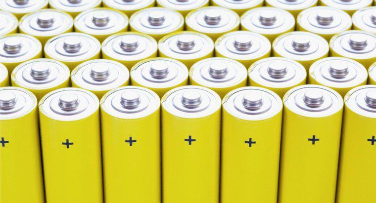 Cât de mult cântărește o baterie AA?