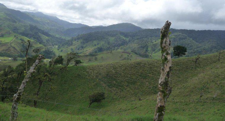 Care sunt cele trei repere renumite din Costa Rica?