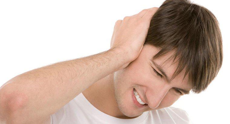 Ce cauzează umflarea gâtului și durerea urechilor?